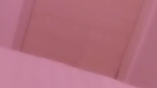 棕色眼睛的大学女孩在从后面被操时发出愉悦的呻吟声