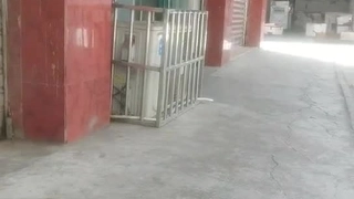 拉丁裔少女Veronica Vella被一个阳具丰满的男人操了