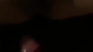 Lola fae 对继父的老铁说：“想干我吗？别压抑自己哦”
