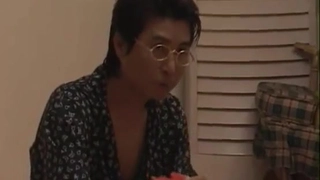 在美国生活多年英语非常好的甜美女神-相泽南，回到日本当英语老师，黑丝美腿英语老师，用丝袜美腿挑逗学生