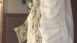 新加坡继姐公寓的大奶子和制服