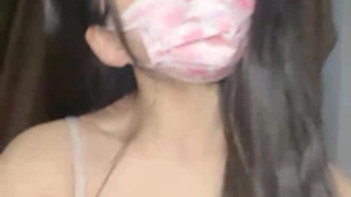 在线网约气质马尾辫消瘦嫩妹,穿着黑色短裙就来了,高潮时不自主