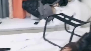 约啪刚离婚的黑丝骚妇，蒙眼口交AV棒自慰被干得淫语浪叫