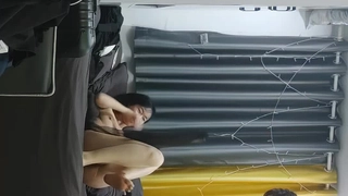 戴口罩的小美人莫莫 穿性感jk和蕾丝内内~隐隐约约的肉丝，非常诱人，奶子B穴非常粉嫩