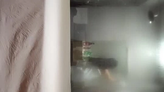 挺漂亮的清纯女主播和小车司机湖边准备野战户外啪啪直播特殊原因没有成事